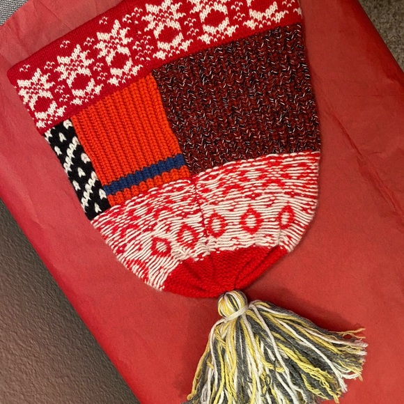 ❤️$295 Burberry Mixed Knit Tassel Beanie NWT - Picture 4 of 6